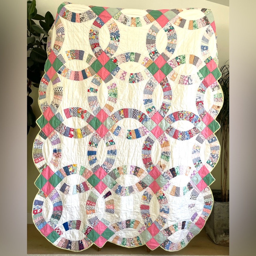 Vintage Handmade Double Wedding Ring Patchwork Quilt 84x64 Feedsack Fabrics